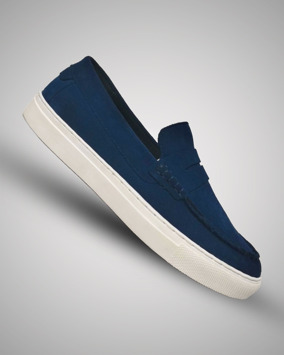 Classic blue men's low-top sneakers- elegant and comfortable