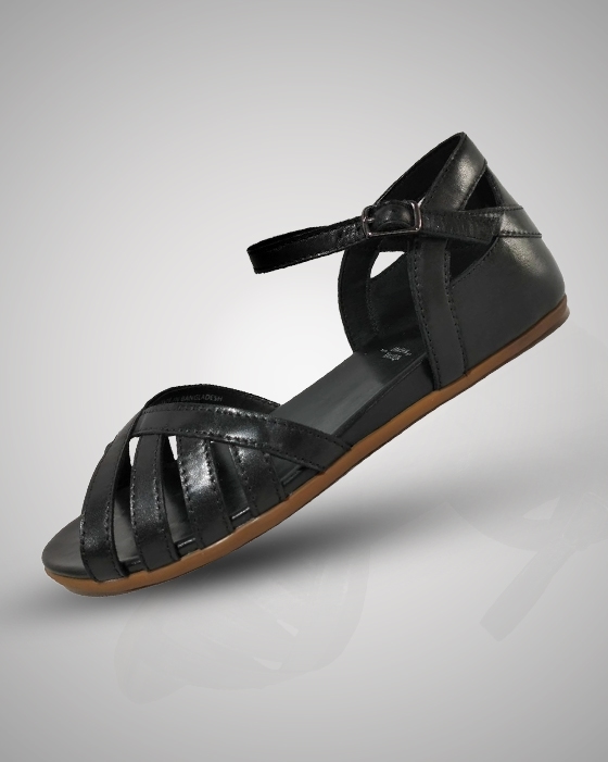 Women's black strappy leather sandals- Both stylish and comfortable