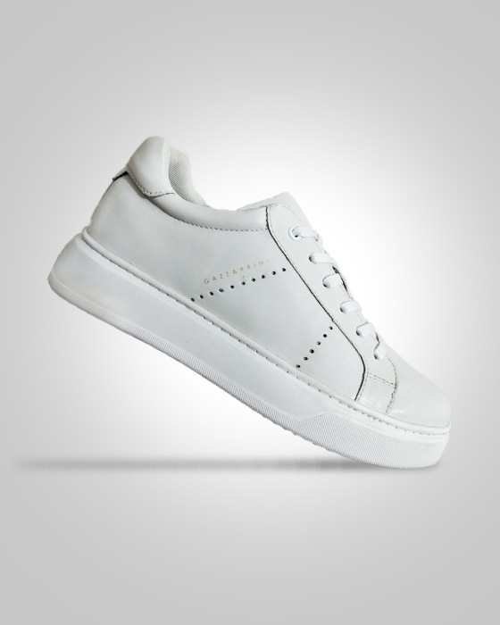 Elegant white men's low-top sneakers