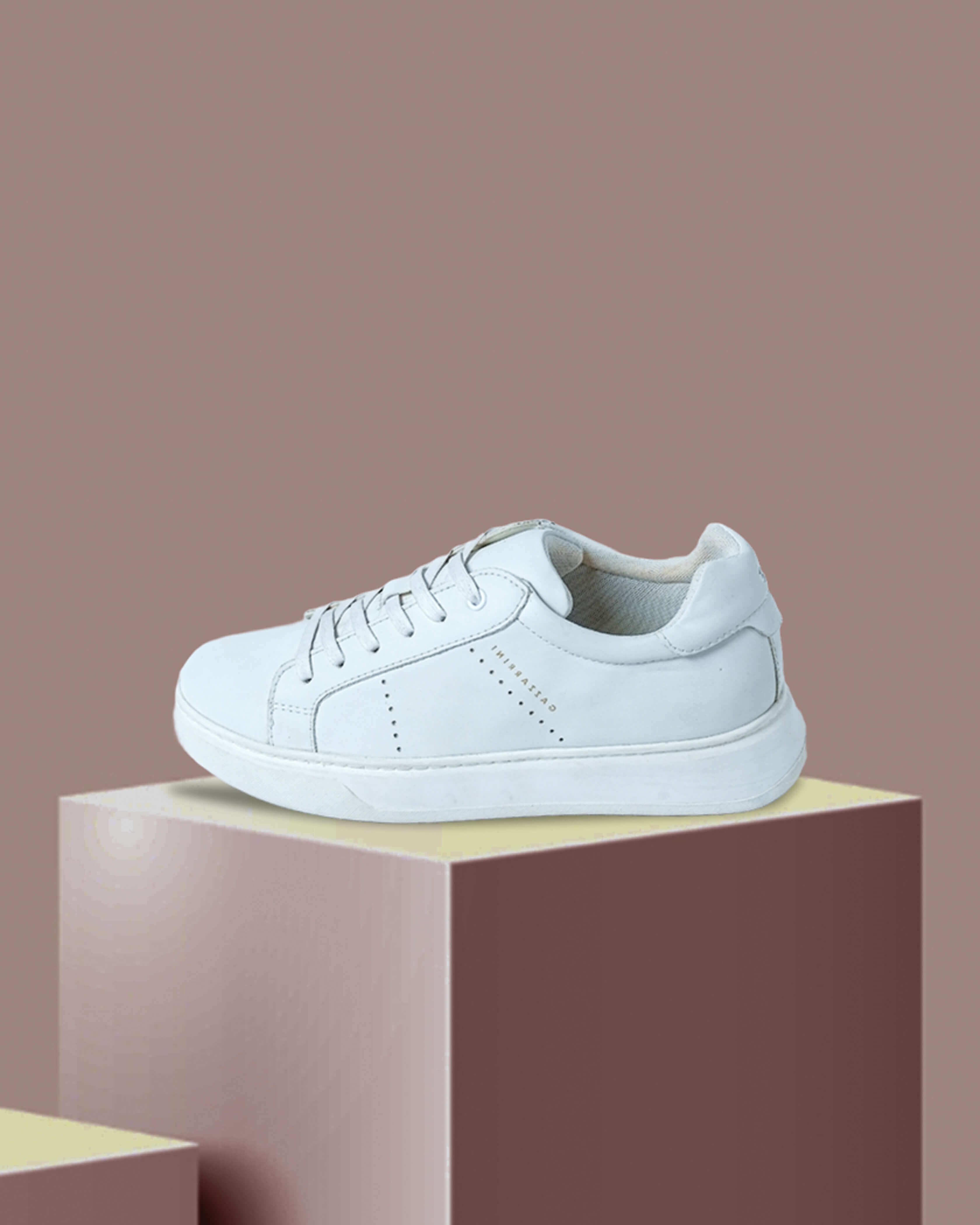 Men's low-top sneakers- Classical slip-ons with timeless style and comfort