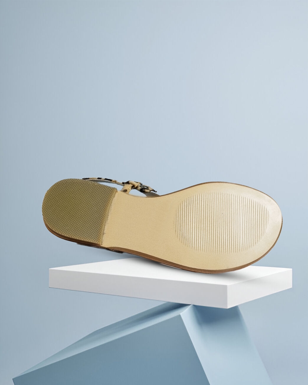 Women's Leopard Print Thong Sandal - Stylish Animal Print & Summer Comfort